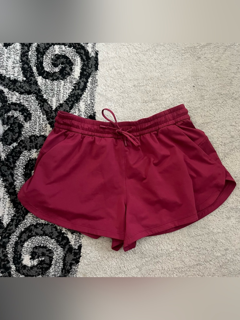 Lululemon Athletic Shorts Burgundy Bay Women’s Size Small Great Condition